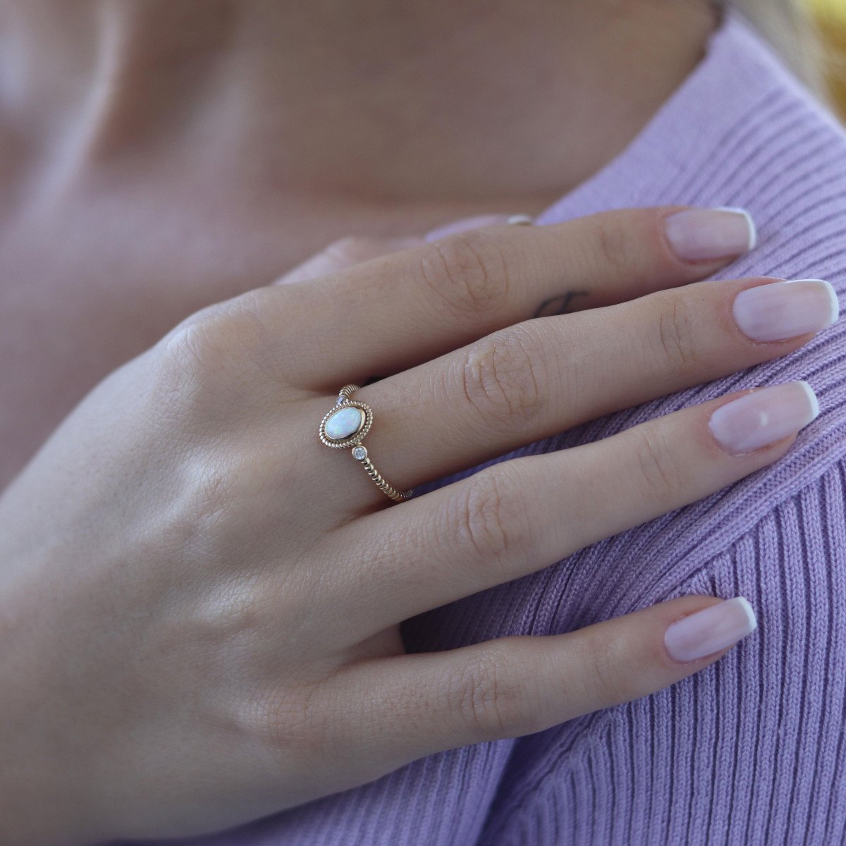 Opal Burgu Yüzük