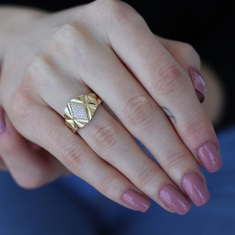 Geometric Ring with Stone
