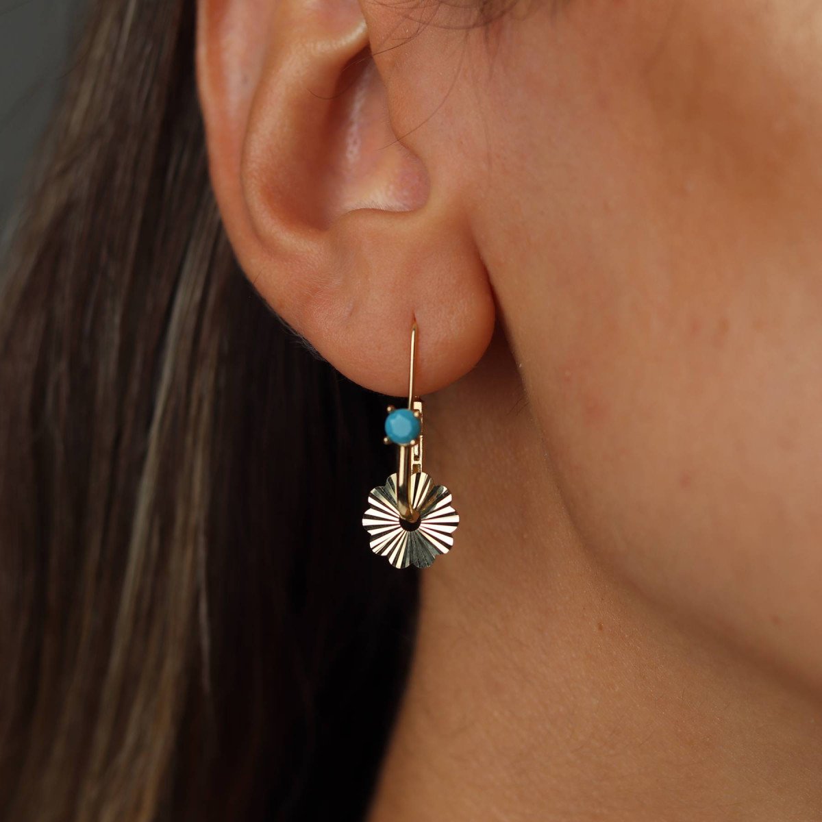 Firuze Göçmen Küpesi