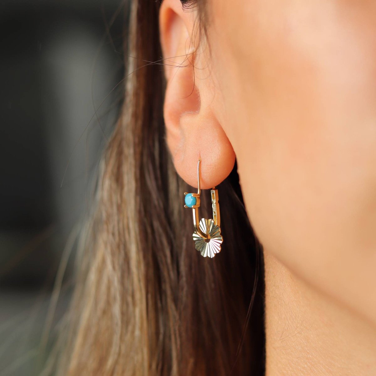 Firuze Göçmen Küpesi