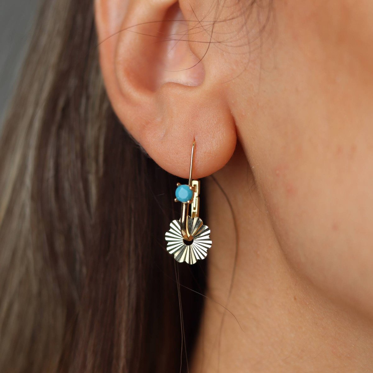 Firuze Göçmen Küpesi