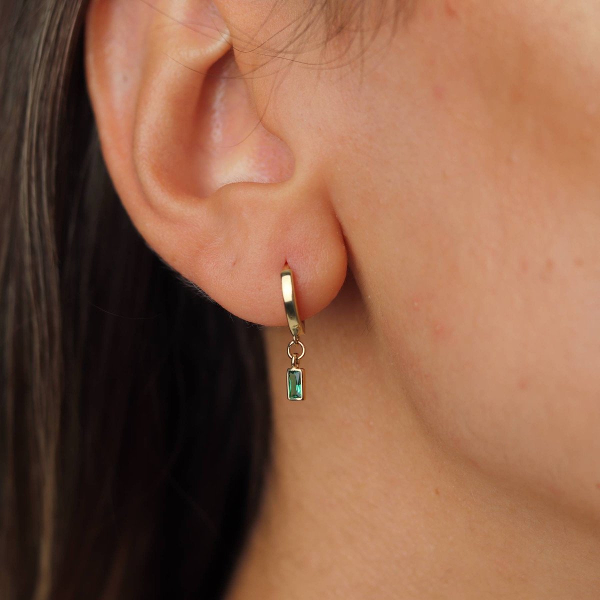 Yeşil Taşlı Küpe