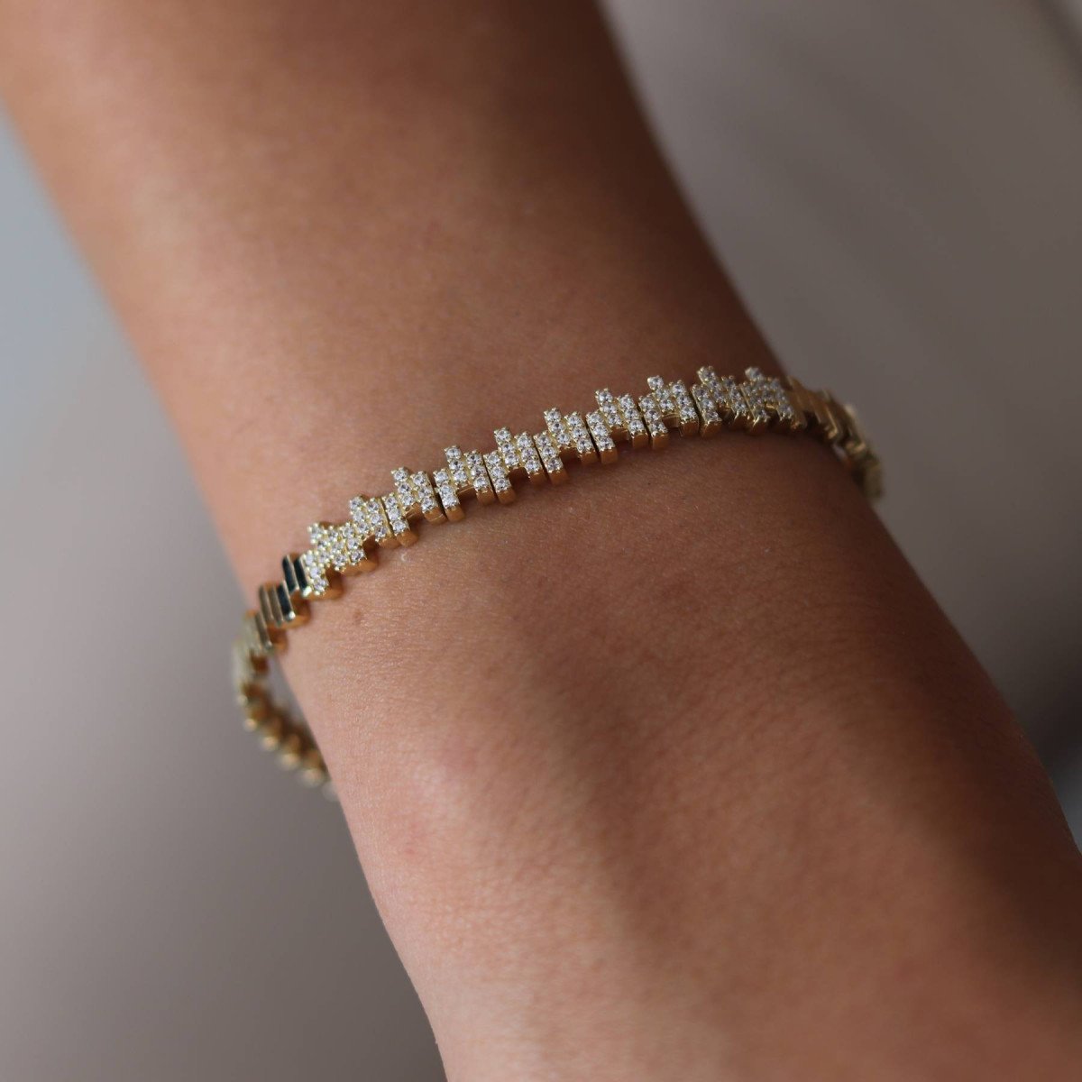 Taşlı Zikzak Bileklik