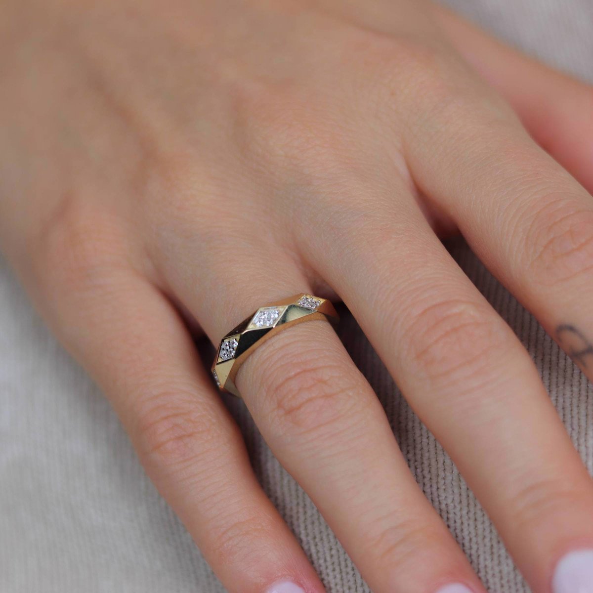 Taşlı Prizma Yüzük