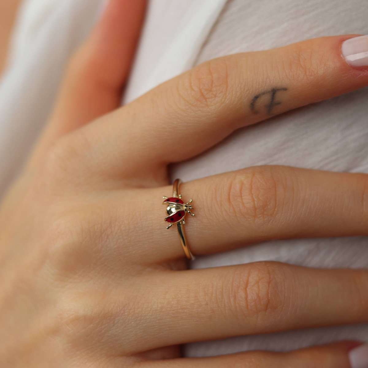 Uğur Böceği Yüzük