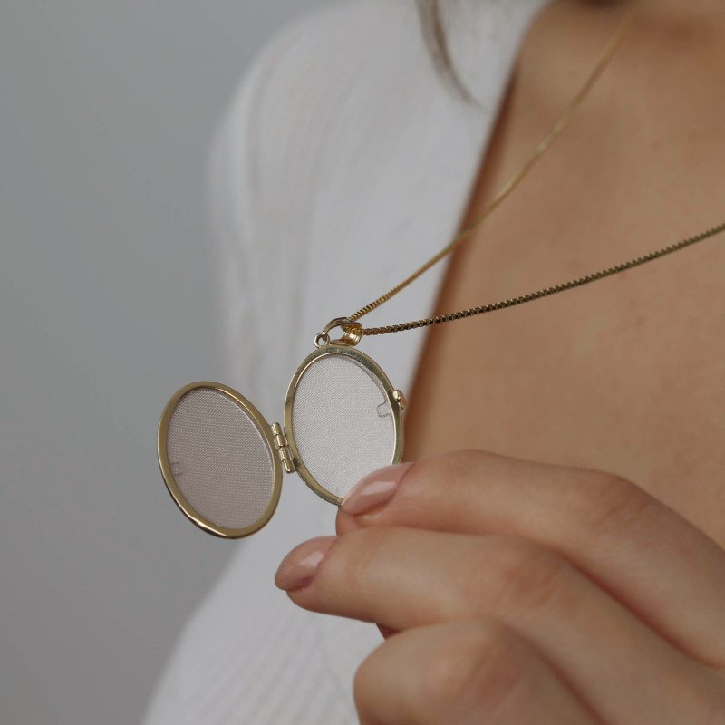Ellipse Necklace with Cover