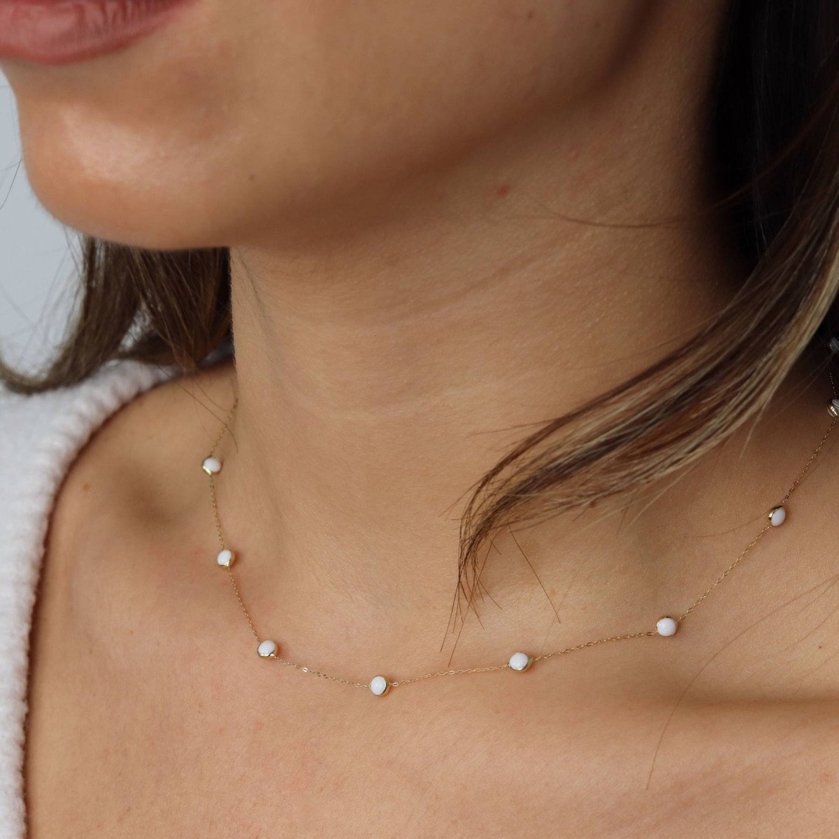 Sıralı Mini Beyaz Kolye