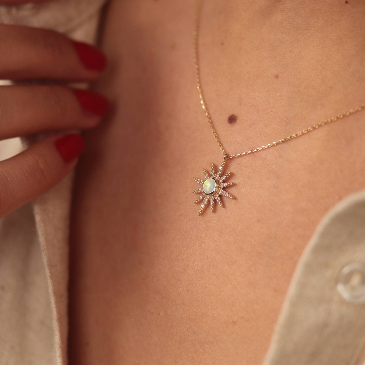 Opal Kuzey Yıldızı Kolye