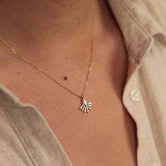 Taşlı Yelpaze Kolye