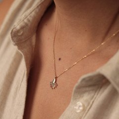 Taşlı Yelpaze Kolye