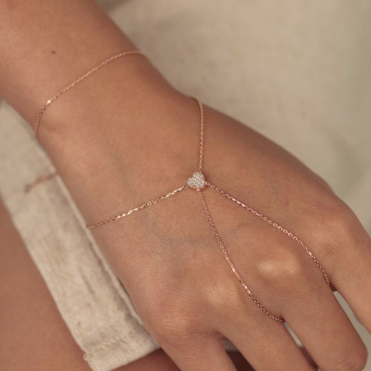 Taşlı Kalp Şahmeran