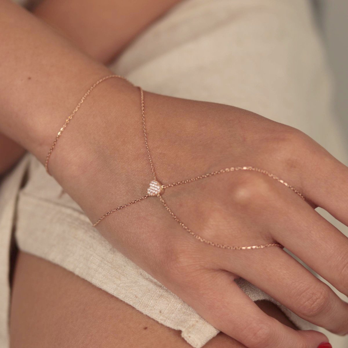 Taşlı Kalp Şahmeran