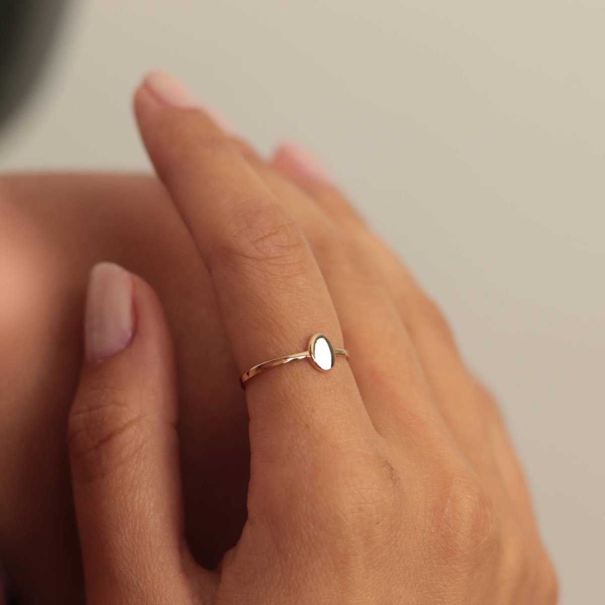 Sade Oval Yüzük