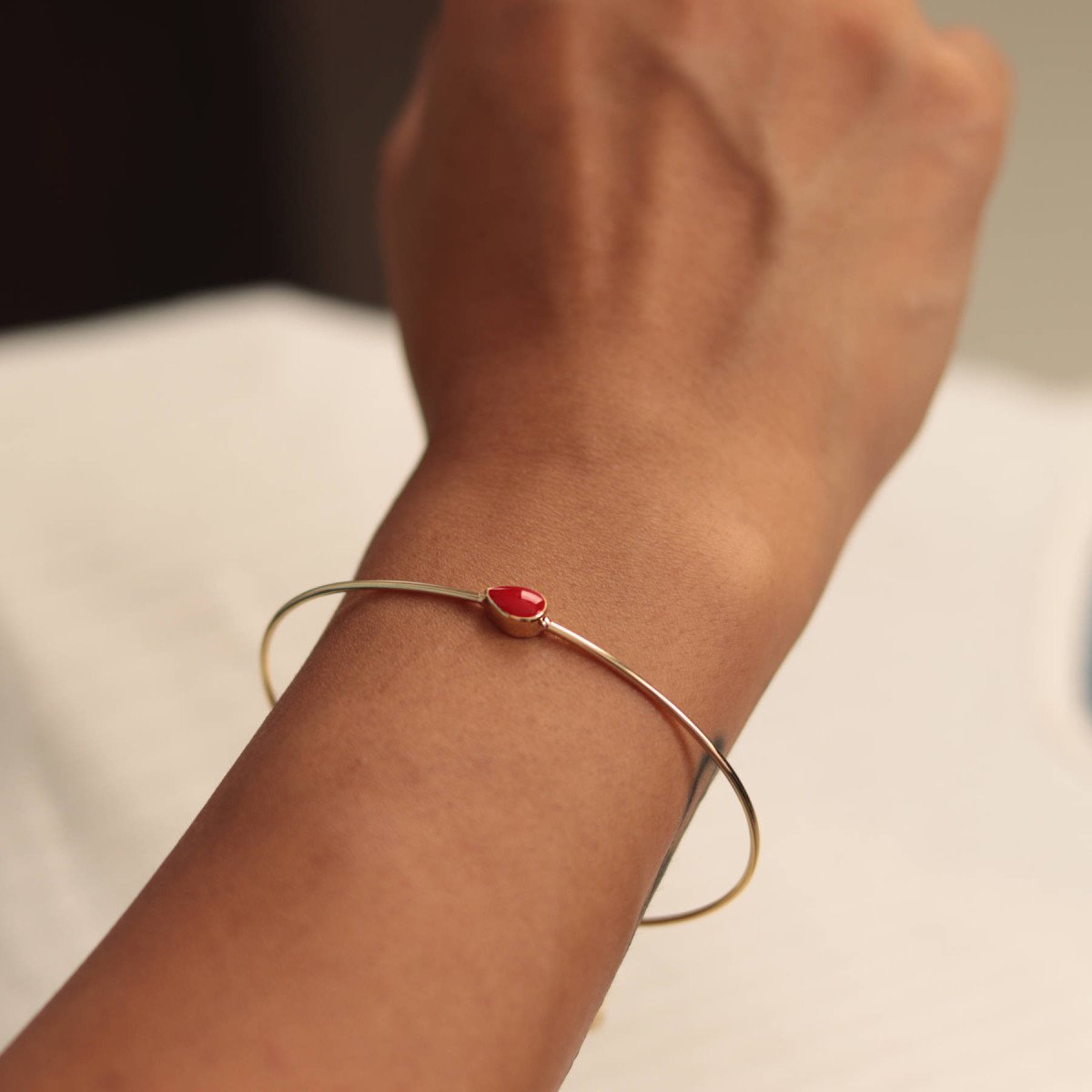 İnce Kırmızı Bilezik