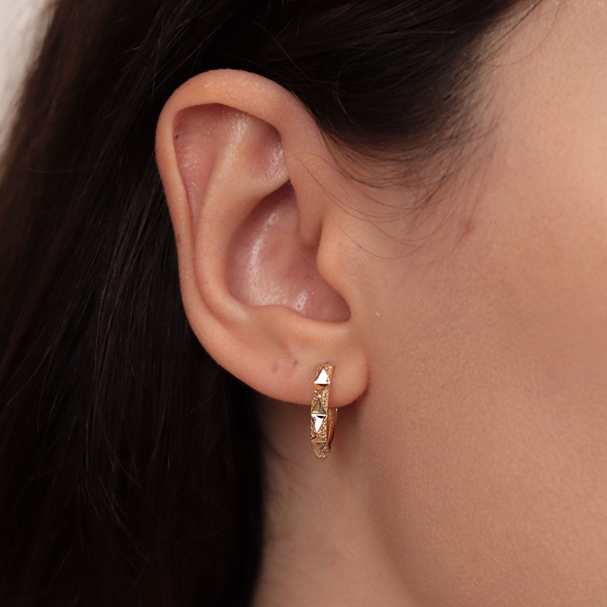 Taşlı Prizma Halka Küpe