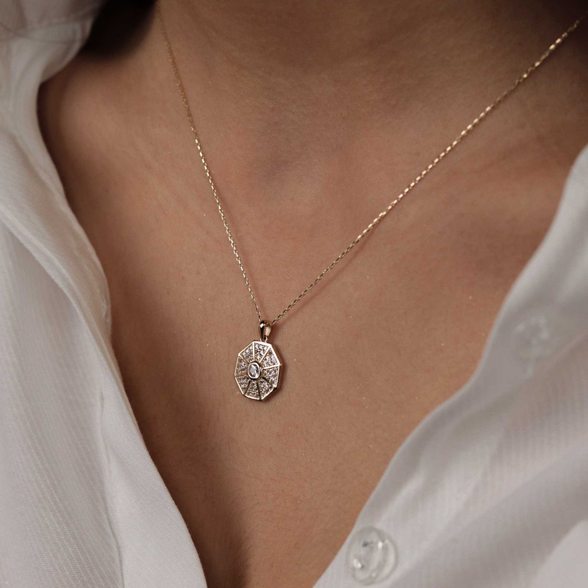 Taşlı Sekizgen Kolye