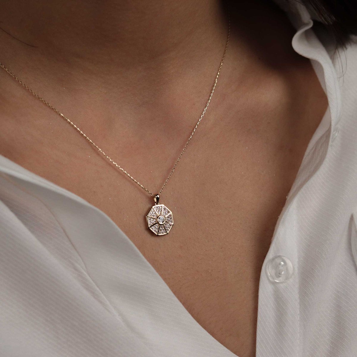 Taşlı Sekizgen Kolye