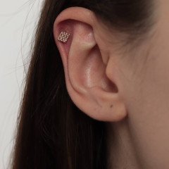 Kare Taşlı Piercing