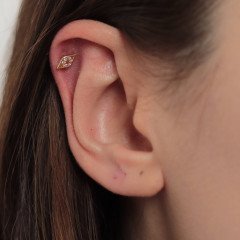 Taşlı Göz Piercing