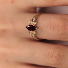 Kırmızı Lotus Yüzük