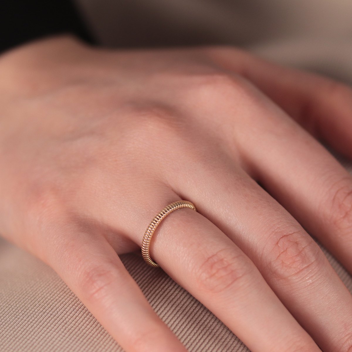 İnce Çizgili Yüzük