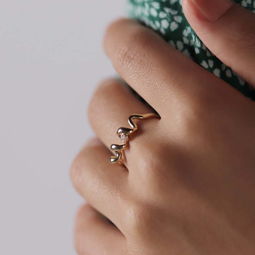 Stones Curved Ring