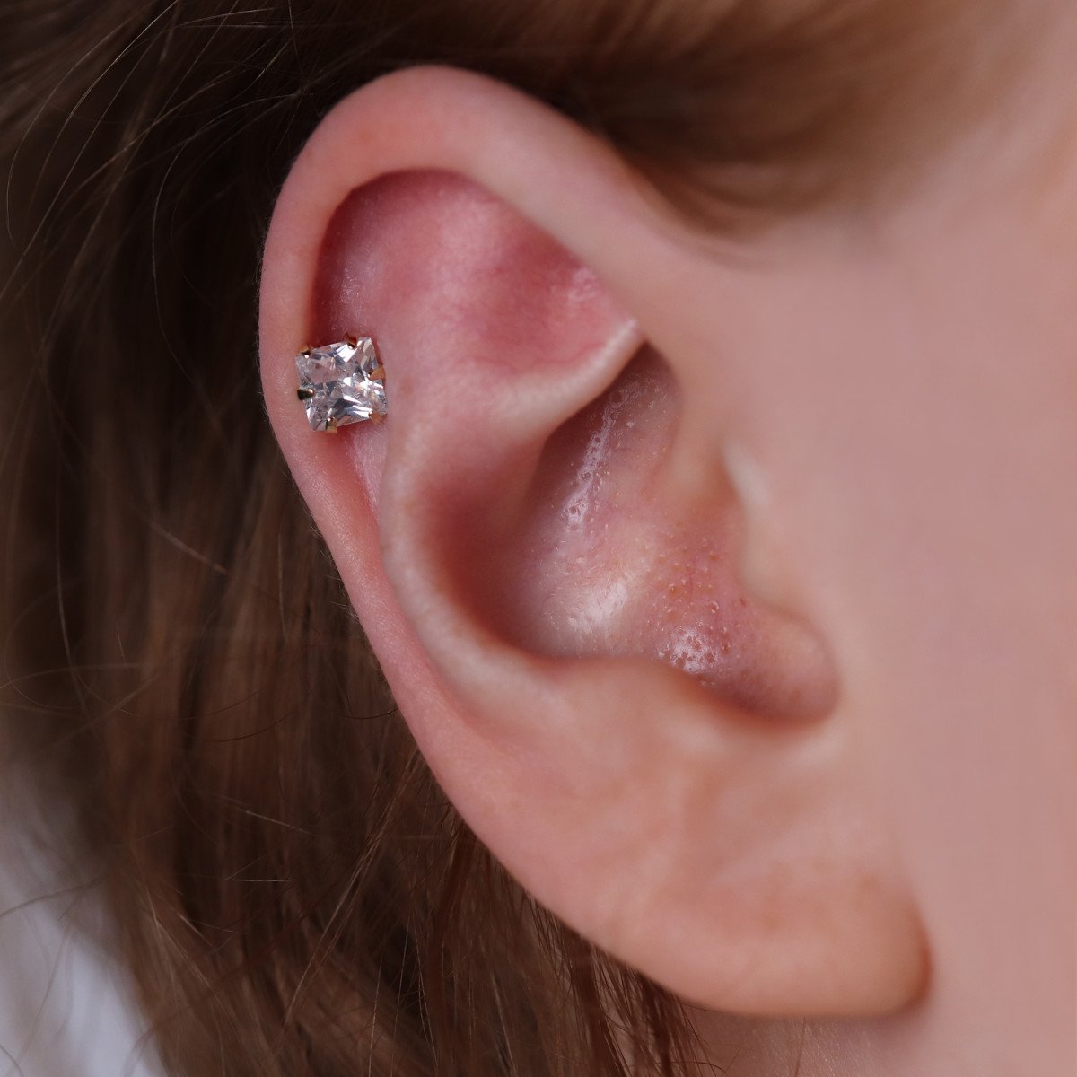 Kare Taş Piercing
