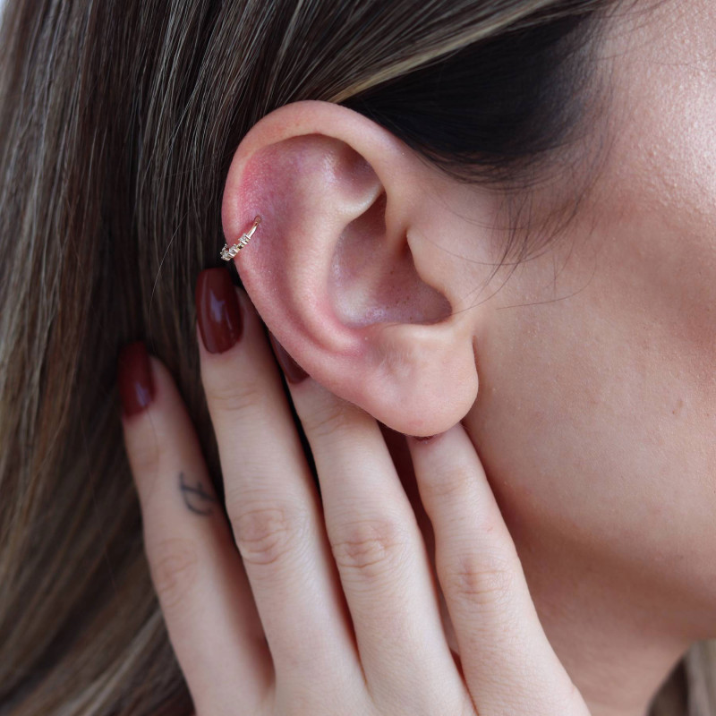 Sıra Taşlı Halka Piercing