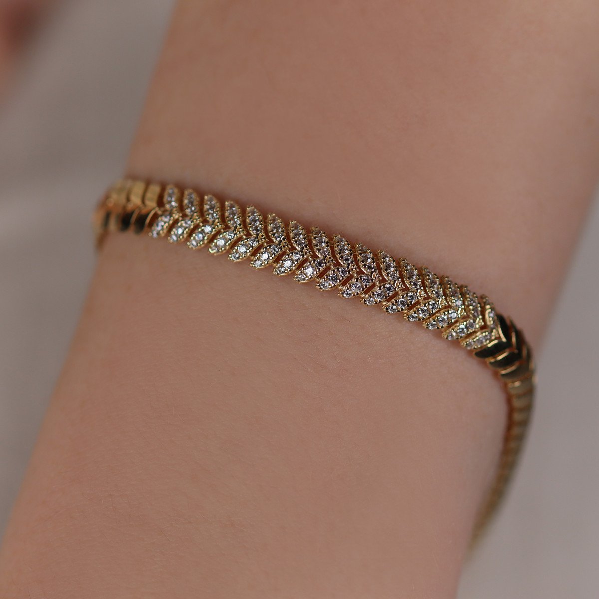 Taşlı Balık Sırtı Bileklik