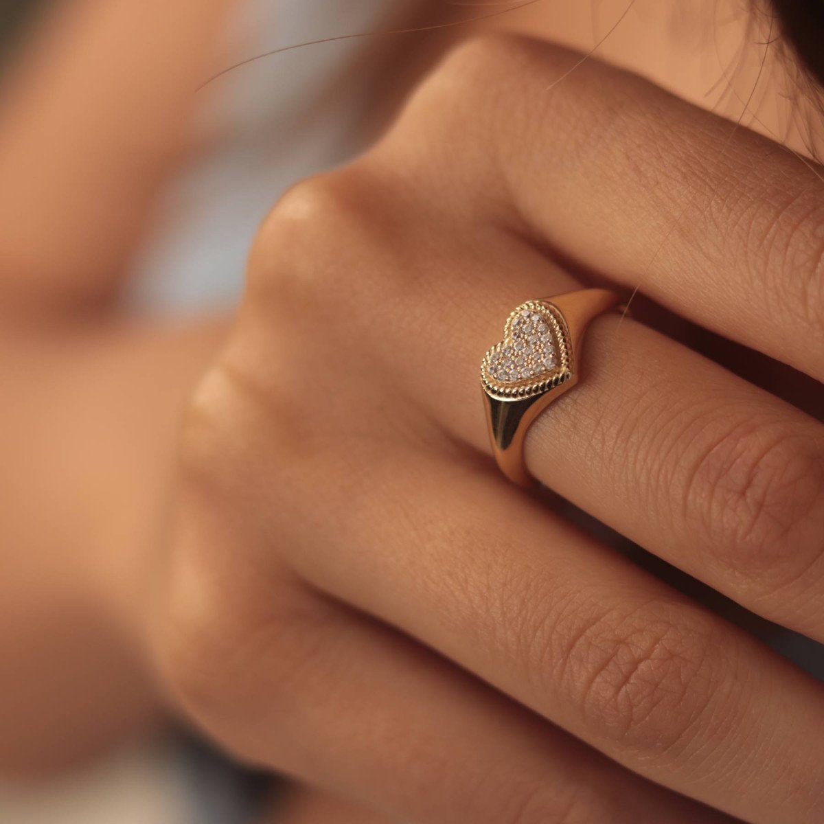 Taşlı Kalp Yüzük