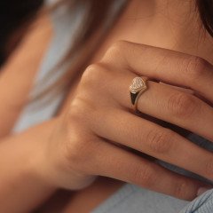 Taşlı Kalp Yüzük