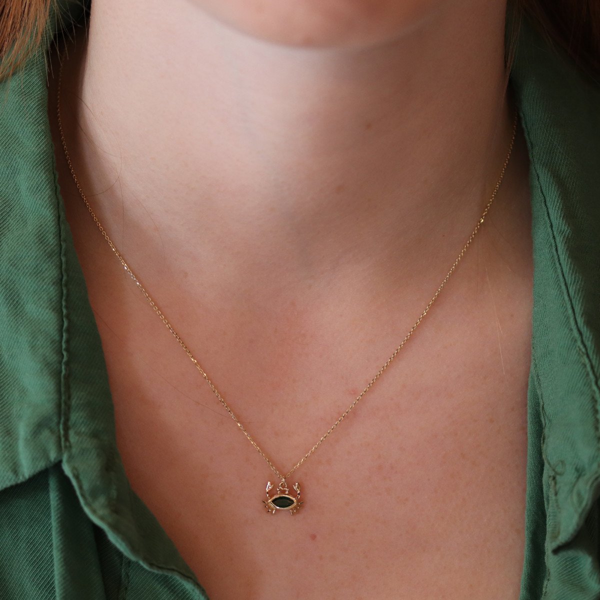 Taşlı Yengeç Kolye