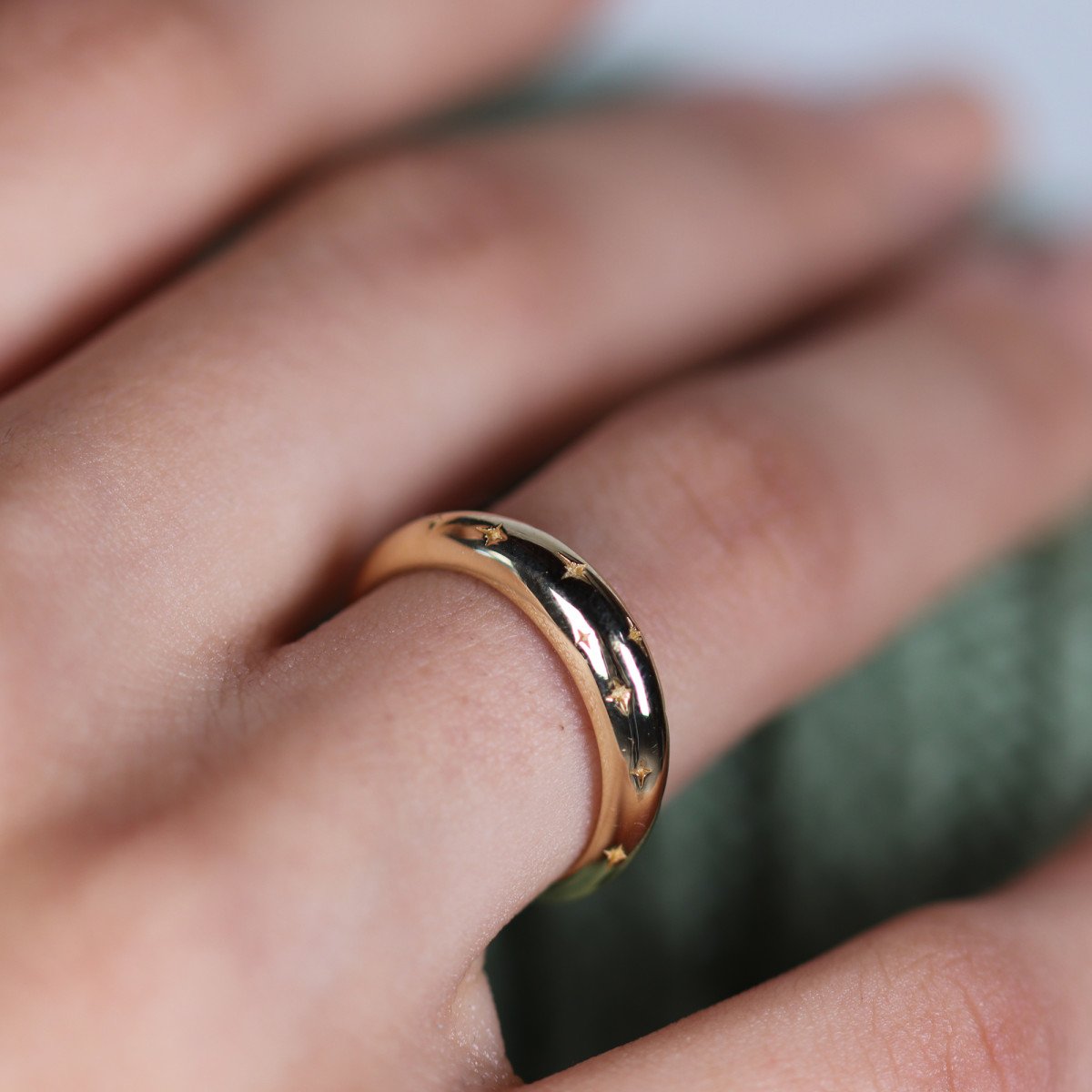 Gece Bombeli Yüzük