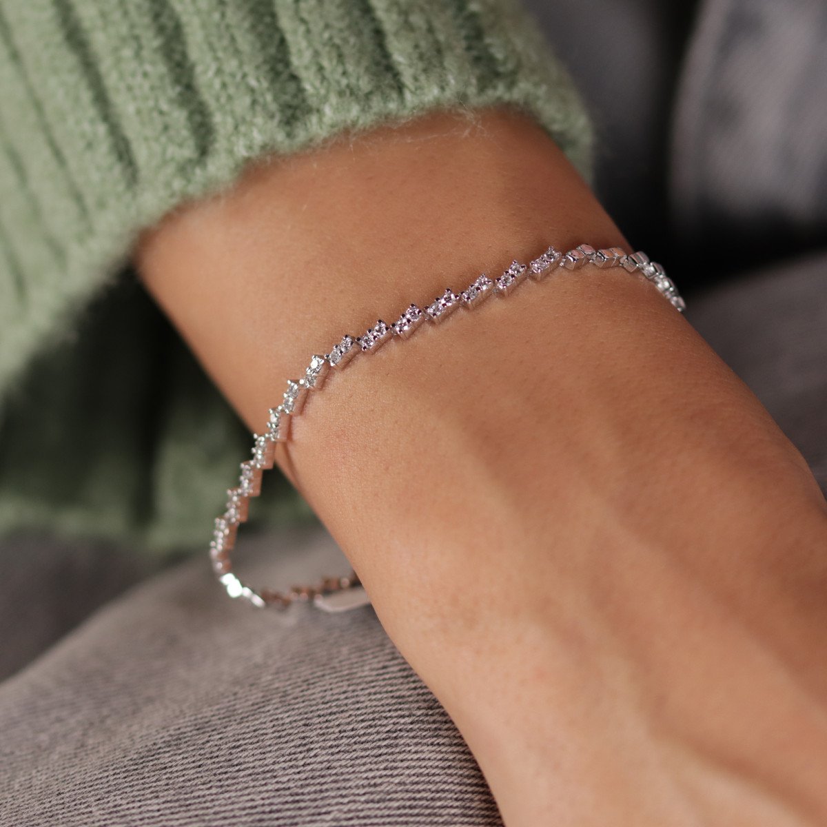 Yarım Tur Pırlanta Bileklik