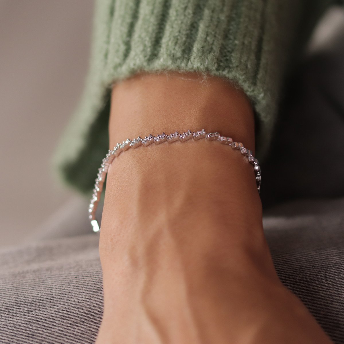 Yarım Tur Pırlanta Bileklik