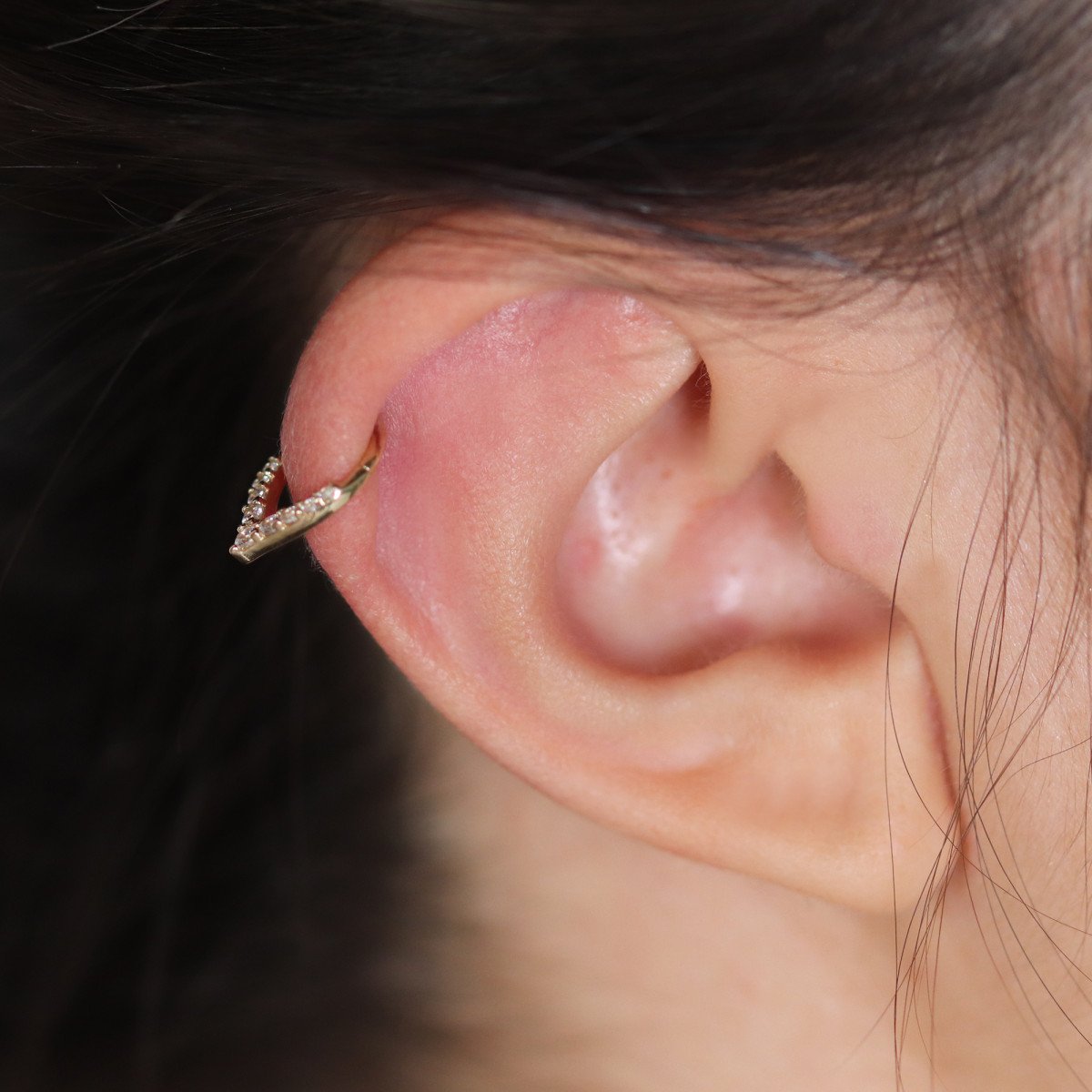 Taşlı V Halka Piercing
