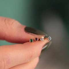 Renkli Tektaş Piercing