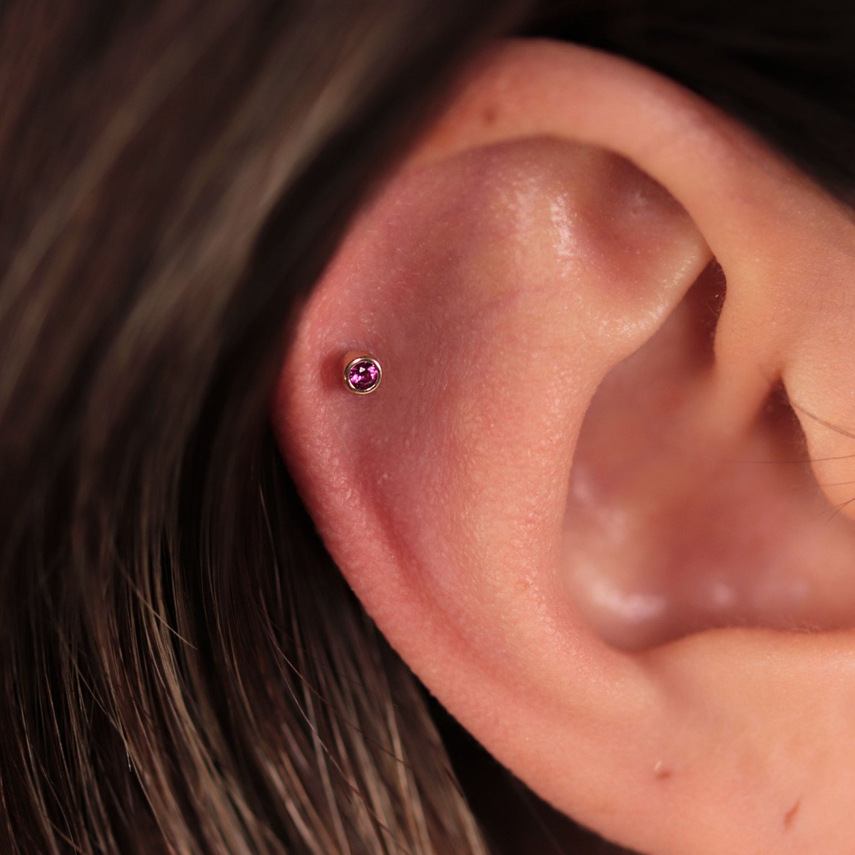 Renkli Tektaş Piercing