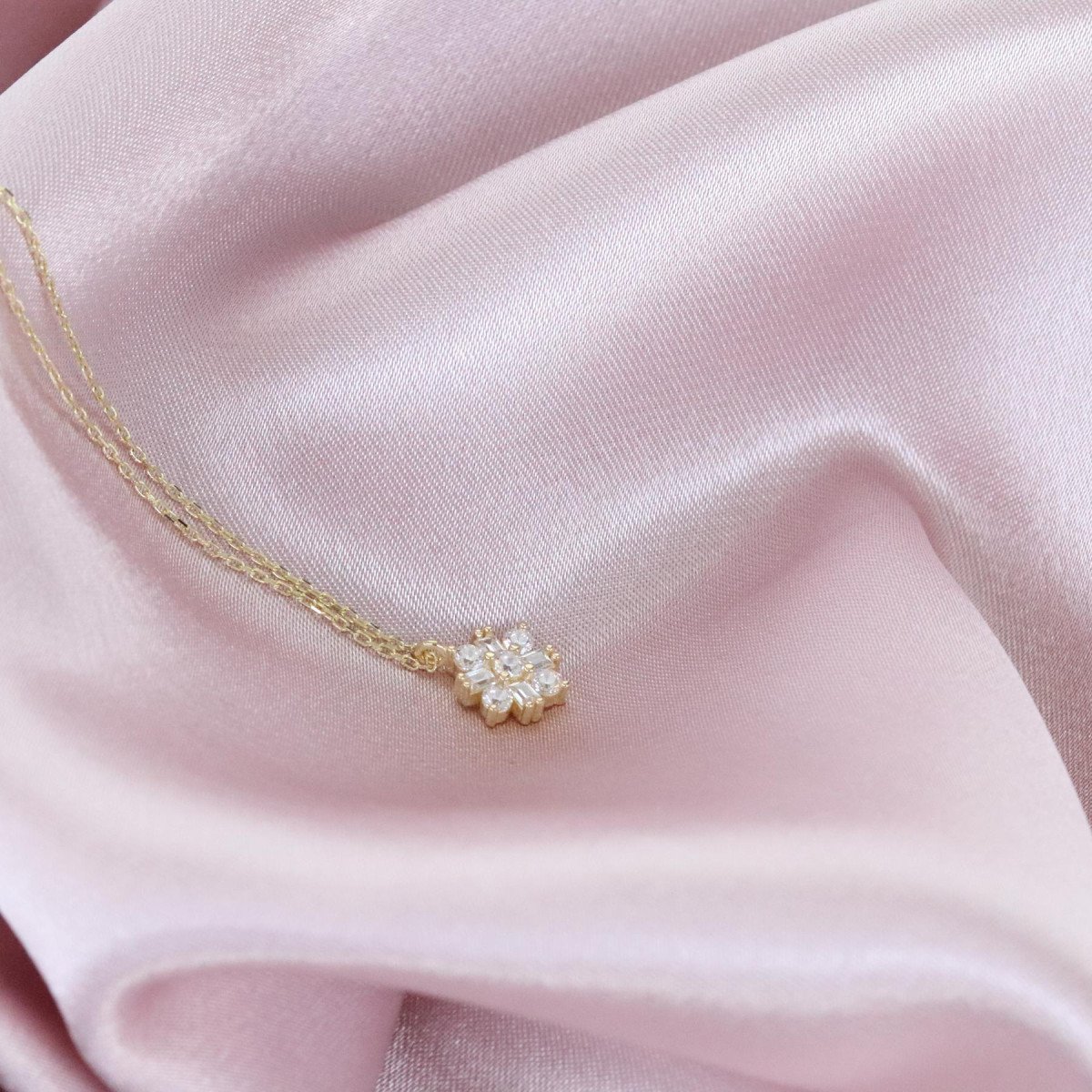 Taşlı Minimal Kolye