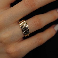 Çapraz Çizgi Yüzük