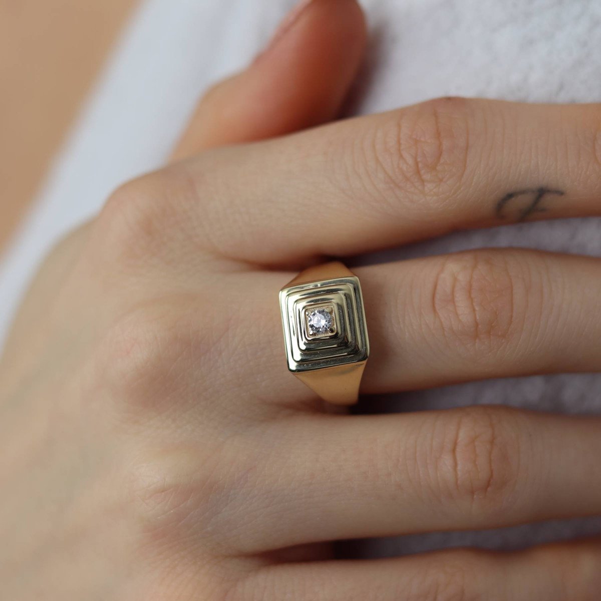 Taşlı Şovalye Yüzük