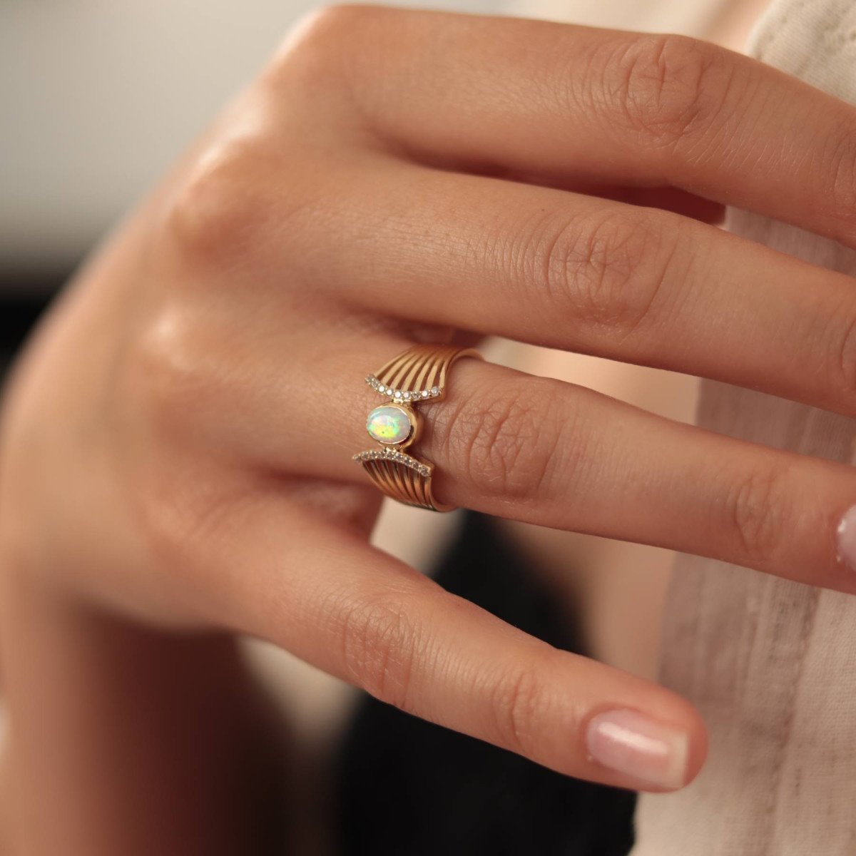 Opal Yelpaze Yüzük