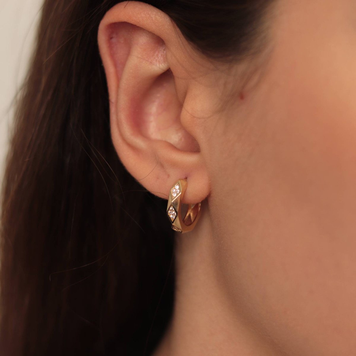 Taşlı Prizma Halka Küpe