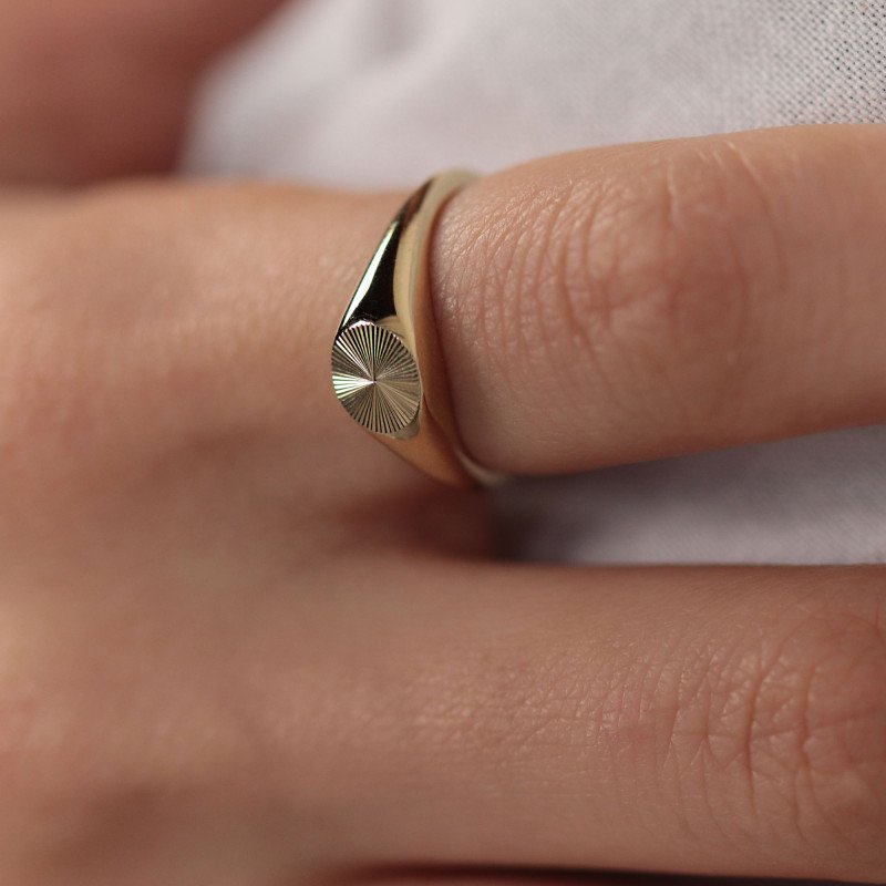 Desenli Şovalye Yüzük