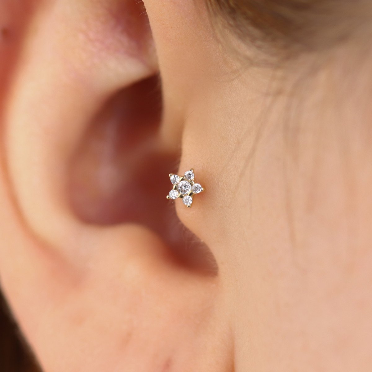 Taşlı Mini Çiçek Piercing