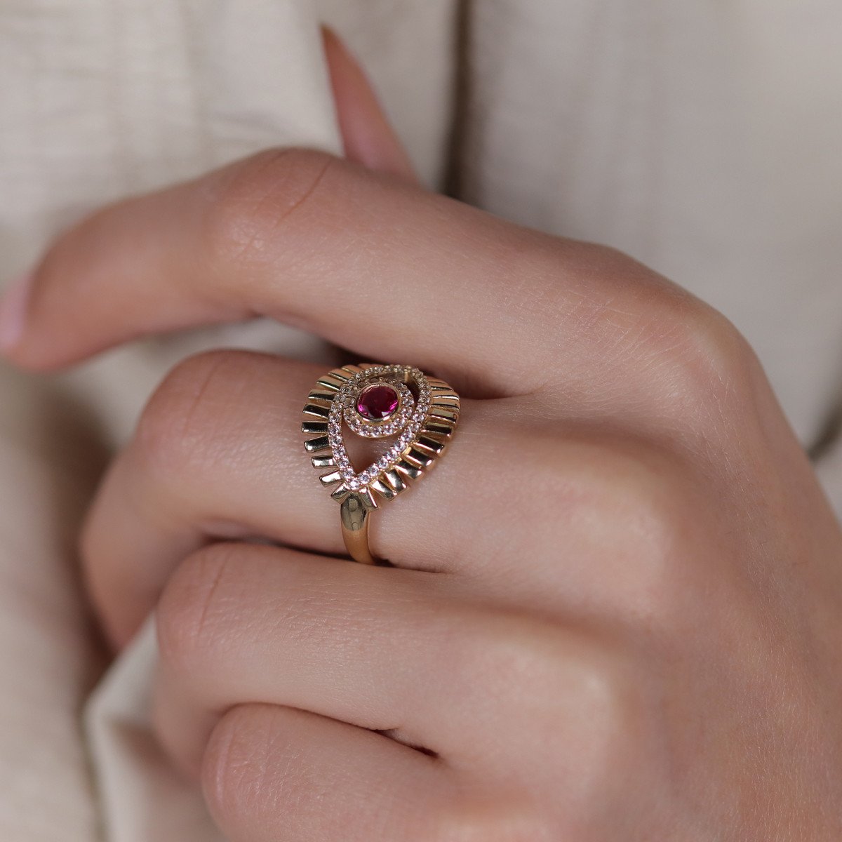 Taşlı Kirpik Yüzük