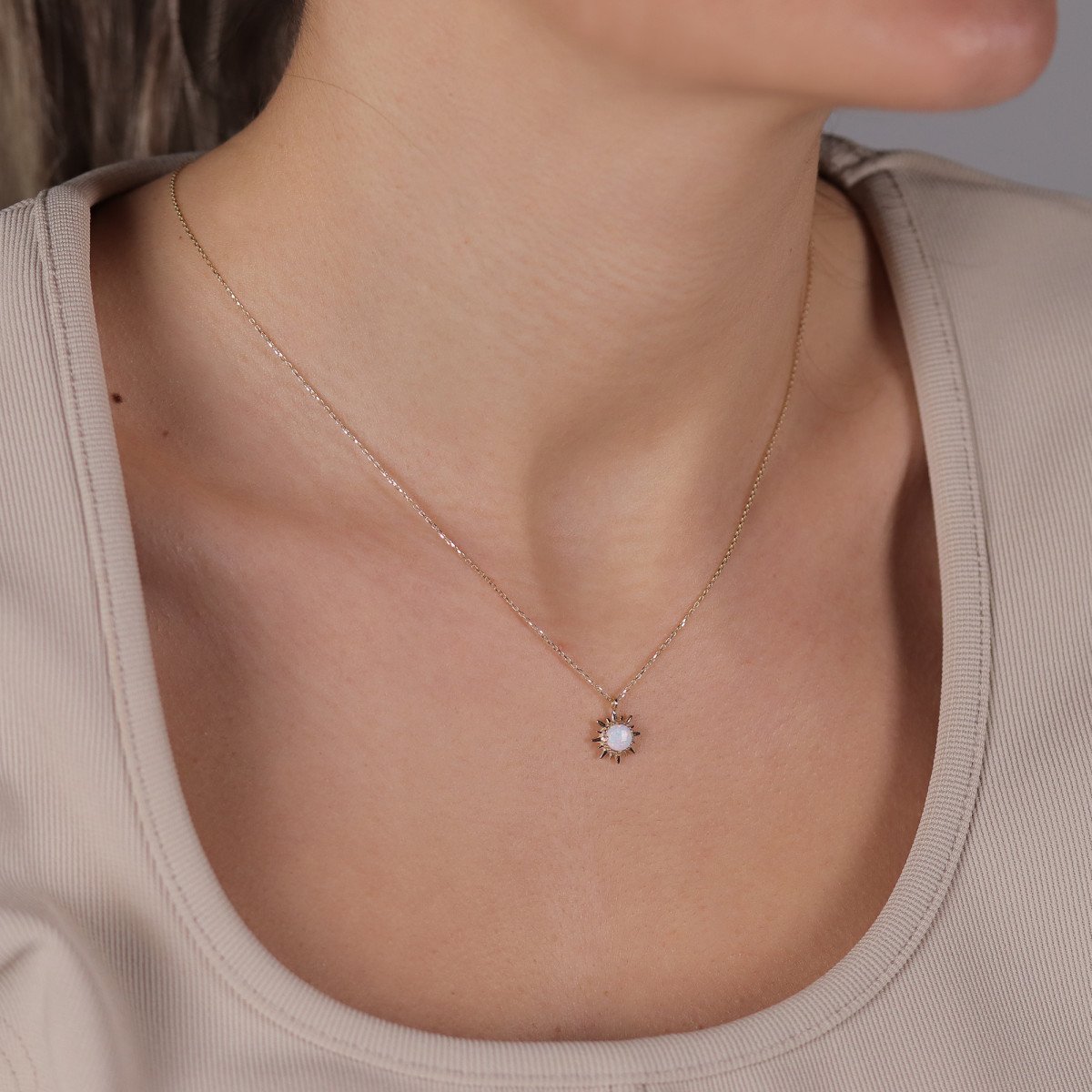 Opal Taşlı Kolye