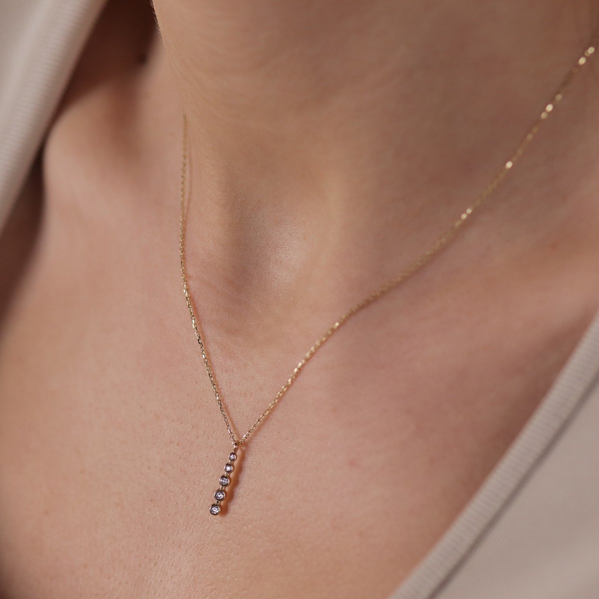 Taşlı Çubuk Kolye