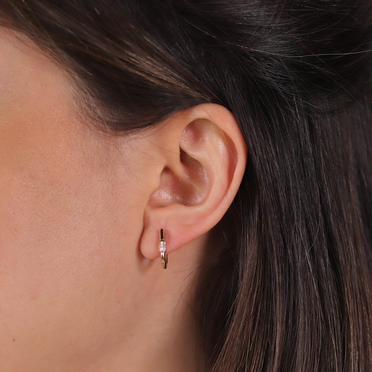 Taşlı V Halka Küpe