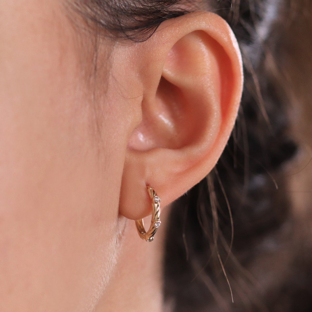 Mini Taş Halka Küpe